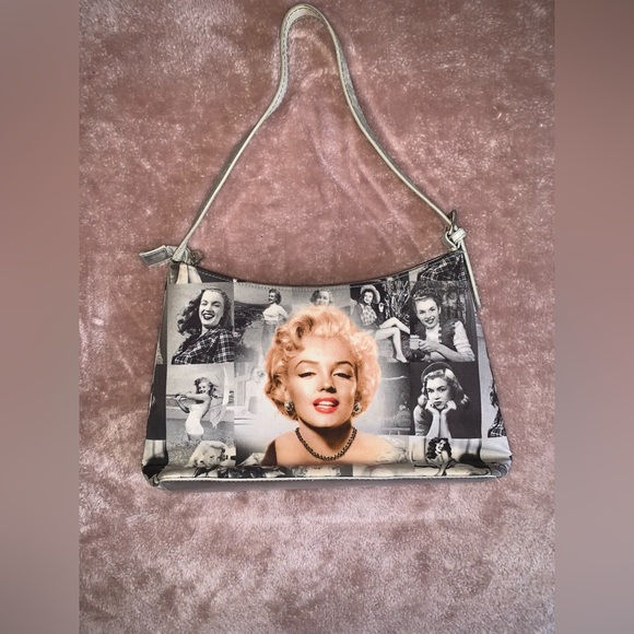 Marilyn Monroe Handbag - Lightly Used 🌟 - Picture 3 of 6